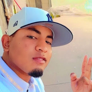 Meet your Posher, Moises